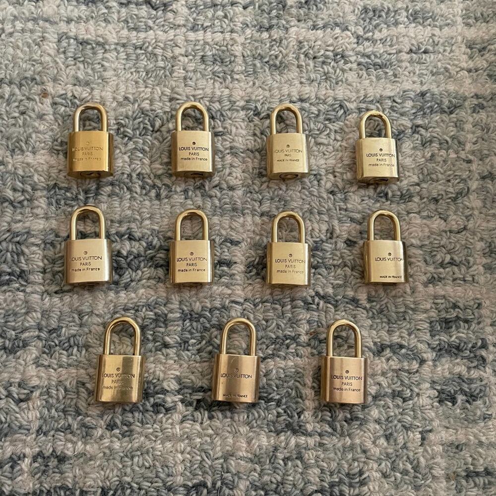 Louis Vuitton LOCK ONLY Authentic vintage brass DIY Necklace NO KEY Luggage - Picture 7 of 14